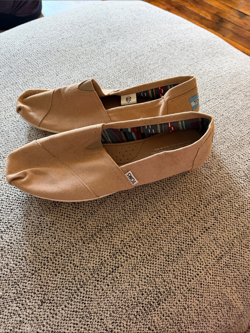 Toms Slip-On Canvas Shoes in Tan with Multicolor Lining